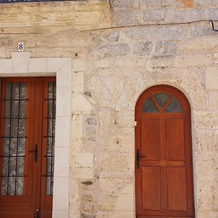 Appartement Chaleureux Dans Une Maison En Pierre Mireval Esterno foto