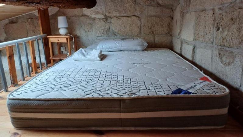 Appartement Chaleureux Dans Une Maison En Pierre Mireval Esterno foto
